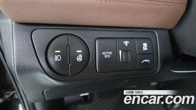 Hyundai Starex 2019 — photo 29
