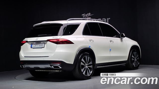 Mercedes-Benz GLE-Class 2026 — photo 2
