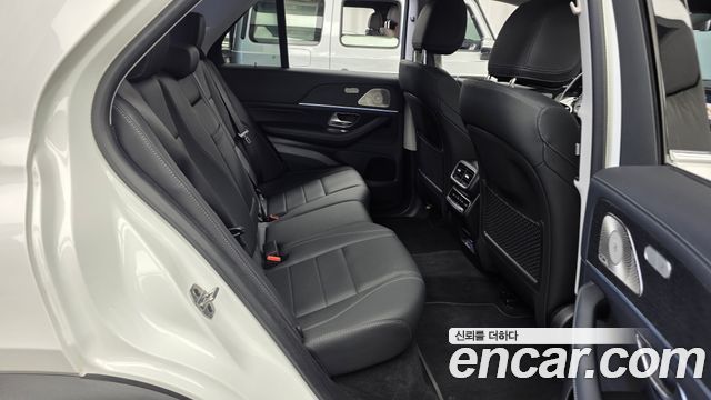 Mercedes-Benz GLE-Class 2026 — photo 18