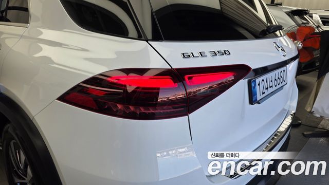 Mercedes-Benz GLE-Class 2026 — photo 9