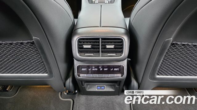Mercedes-Benz GLE-Class 2026 — photo 31