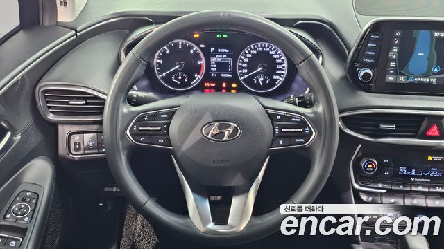 Hyundai Santafe 2019 — photo 21