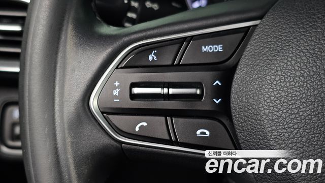 Hyundai Santafe 2019 — photo 22