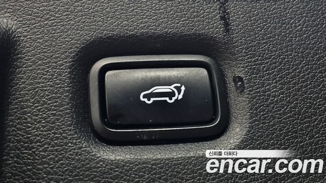 Hyundai Santafe 2019 — photo 31