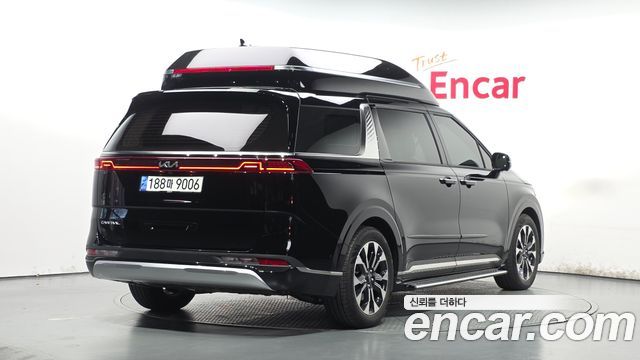 Kia Canival 2023 — photo 2