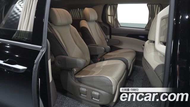 Kia Canival 2023 — photo 17