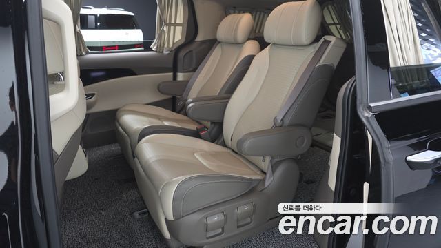 Kia Canival 2023 — photo 18