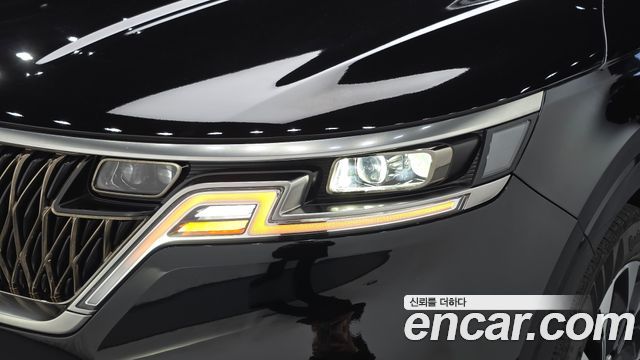 Kia Canival 2023 — photo 8