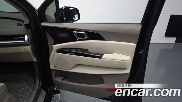 Kia Canival 2023 — photo 15
