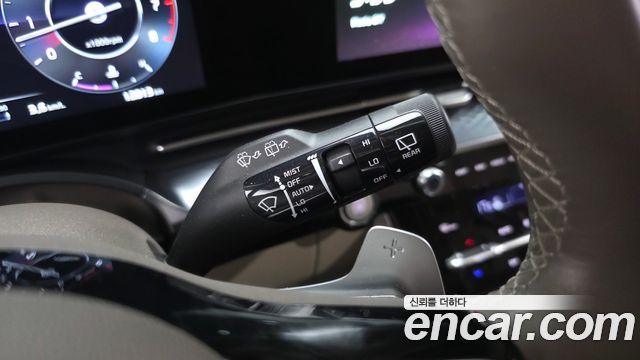 Kia Canival 2023 — photo 28