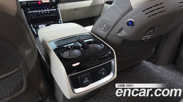 Kia Canival 2023 — photo 33