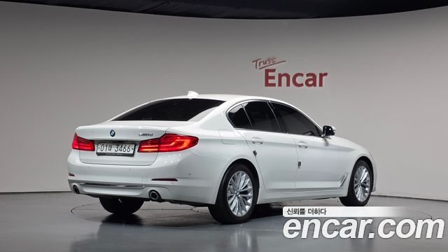 BMW 5-Series 2019 — photo 2