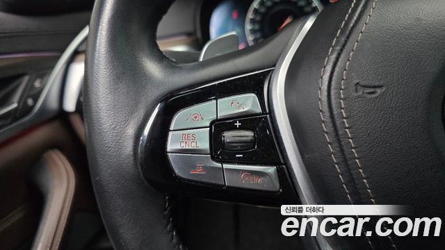 BMW 5-Series 2019 — photo 24