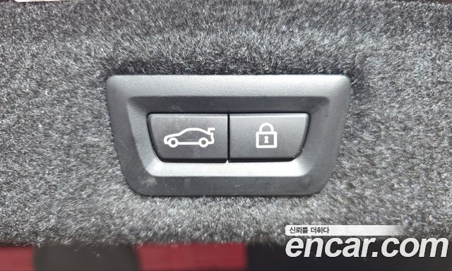 BMW 5-Series 2019 — photo 25