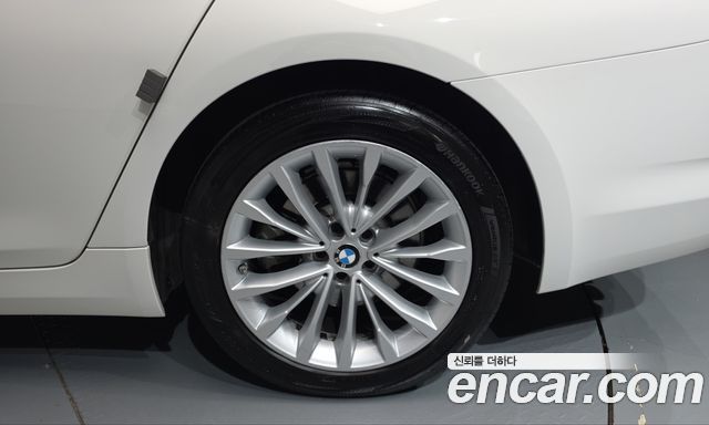 BMW 5-Series 2019 — photo 7