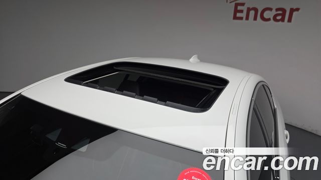 BMW 5-Series 2019 — photo 34