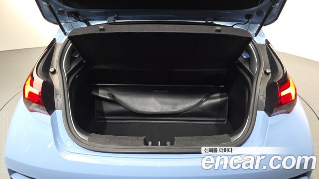 Hyundai Veloster 2019 — photo 23