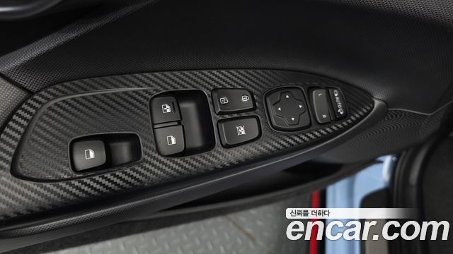 Hyundai Veloster 2019 — photo 25