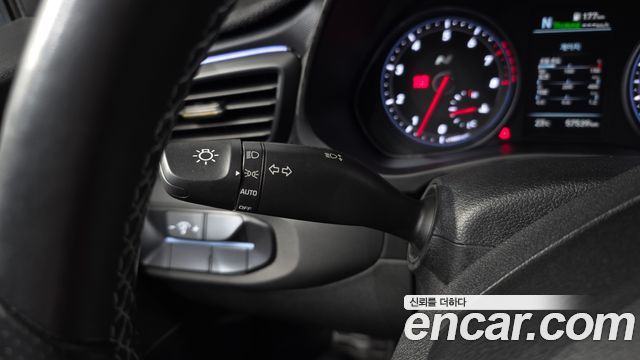 Hyundai Veloster 2019 — photo 26