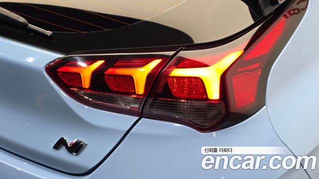 Hyundai Veloster 2019 — photo 9