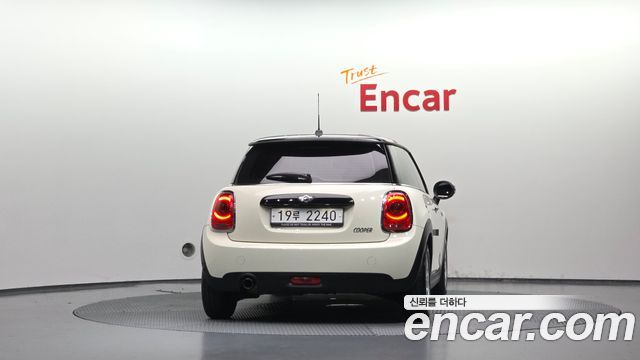 Mini Cooper 2018 — photo 4