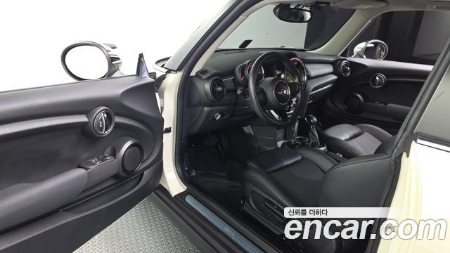 Mini Cooper 2018 — photo 13