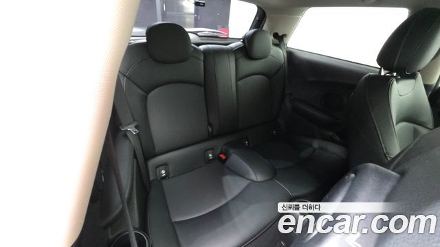 Mini Cooper 2018 — photo 17