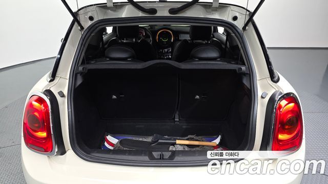 Mini Cooper 2018 — photo 26
