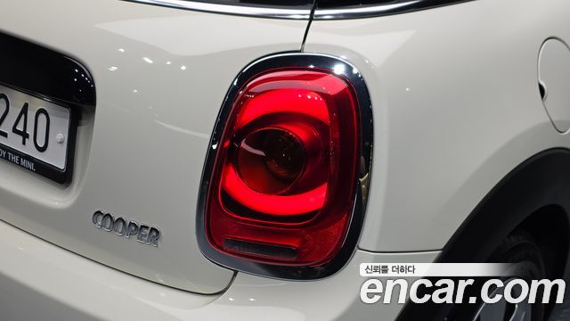 Mini Cooper 2018 — photo 9