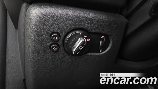 Mini Cooper 2018 — photo 27