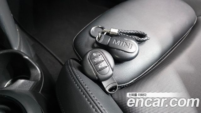 Mini Cooper 2018 — photo 28