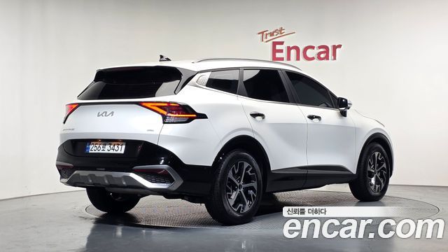 Kia Sportage 2023 — photo 2