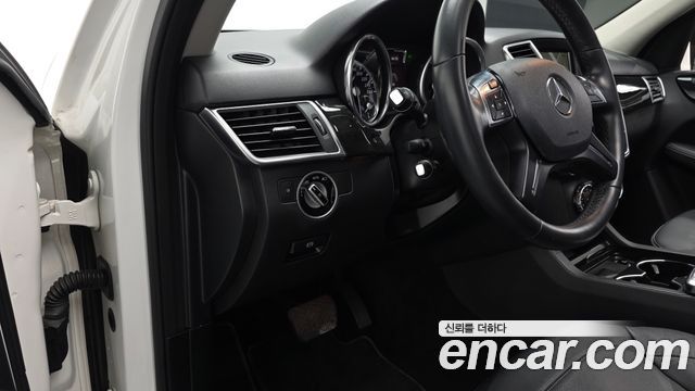 Mercedes-Benz M-class 2015 — photo 19