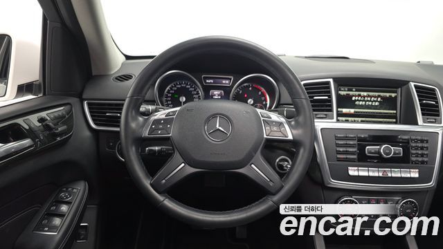 Mercedes-Benz M-class 2015 — photo 20