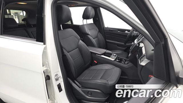 Mercedes-Benz M-class 2015 — photo 16