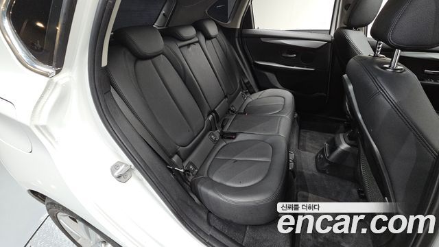BMW 2-Series 2016 — photo 11