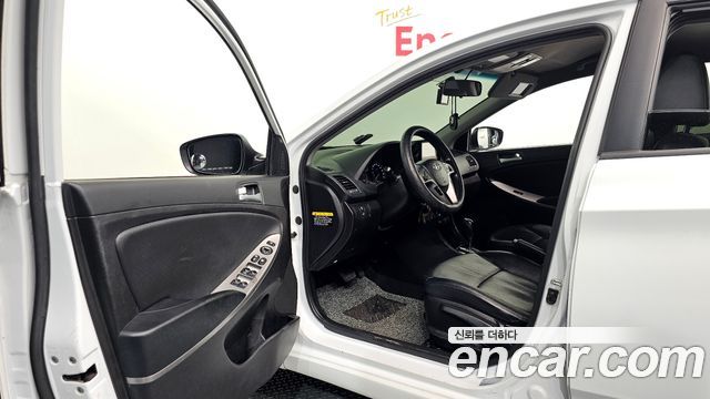 Hyundai Accent 2017 — photo 13