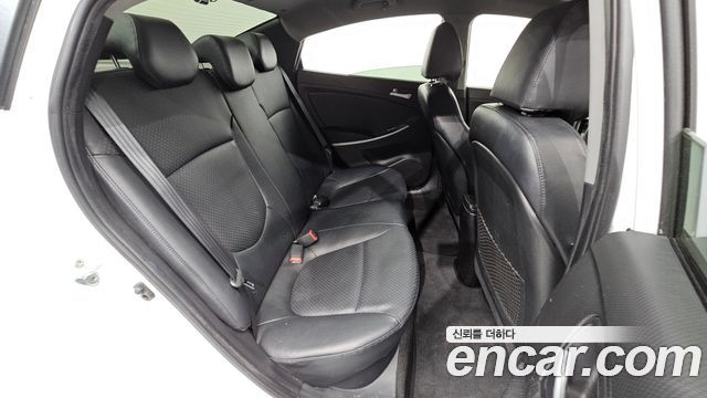 Hyundai Accent 2017 — photo 18