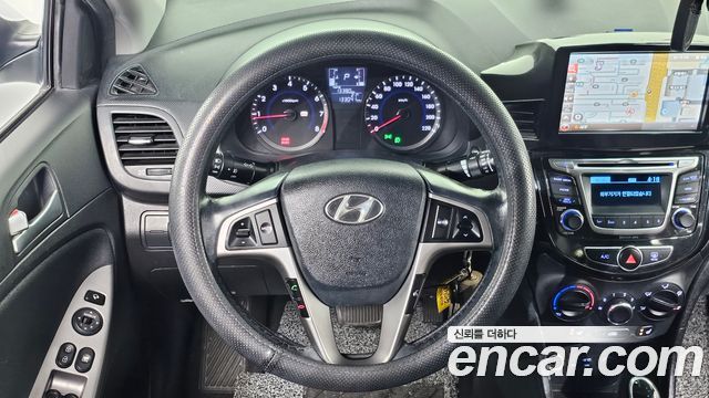 Hyundai Accent 2017 — photo 21