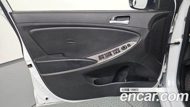 Hyundai Accent 2017 — photo 14