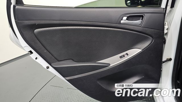 Hyundai Accent 2017 — photo 15