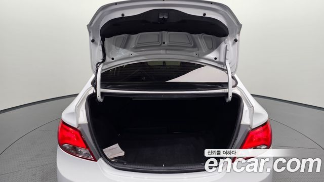 Hyundai Accent 2017 — photo 30