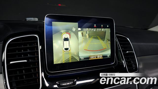 Mercedes-Benz GLE-Class 2017 — photo 16