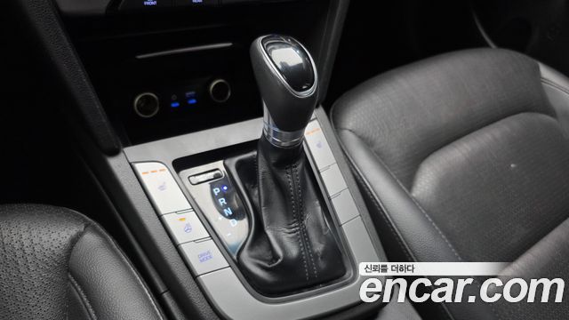 Hyundai AVANTE 2016 — photo 9
