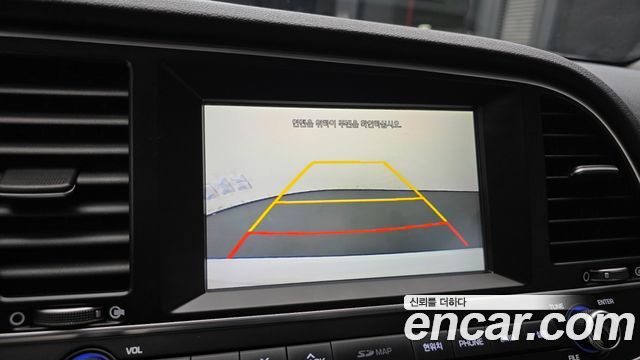 Hyundai AVANTE 2016 — photo 17