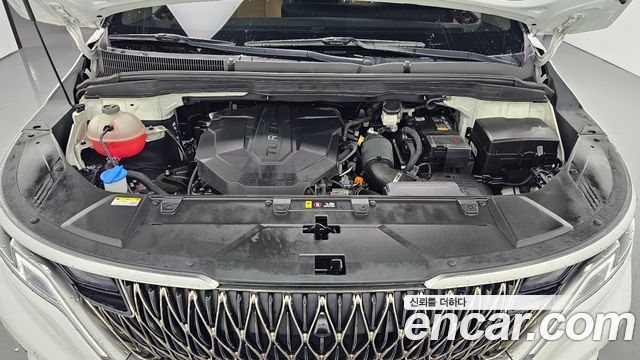 Kia Canival 2023 — photo 6