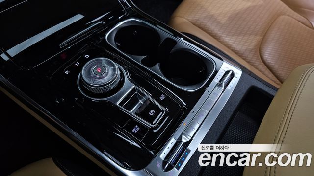 Kia Canival 2023 — photo 12