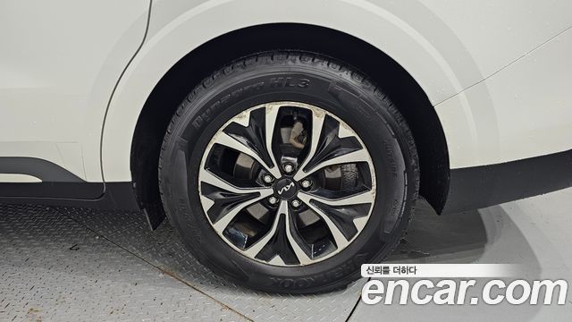 Kia Canival 2023 — photo 7