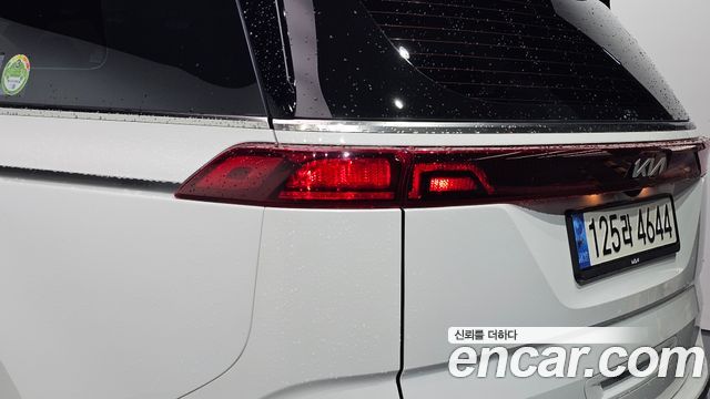 Kia Canival 2023 — photo 9