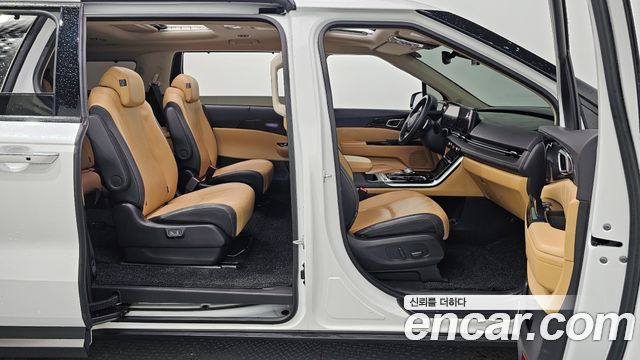 Kia Canival 2023 — photo 16